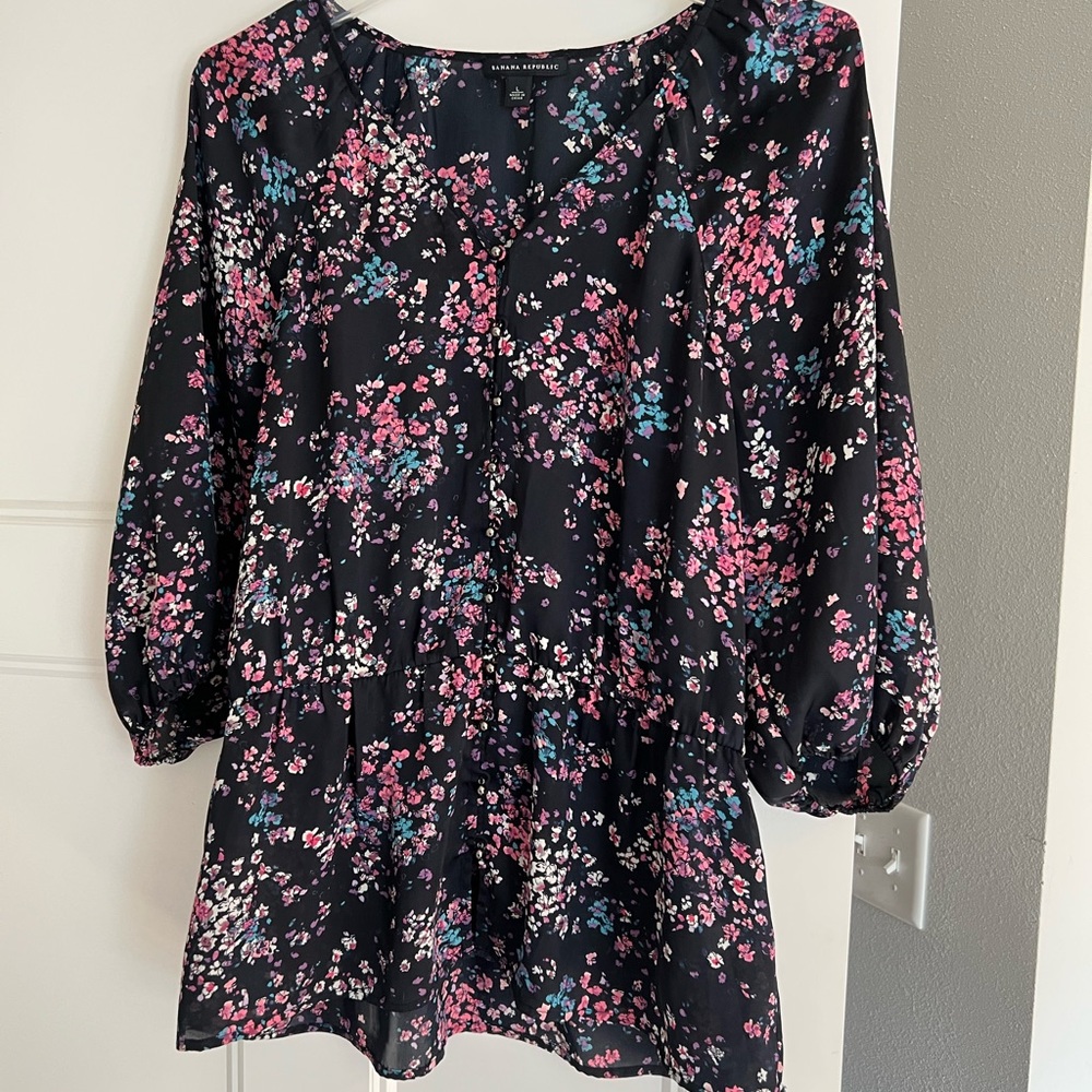 Banana Republic, size large, floral blouse, elastic waist, button front
